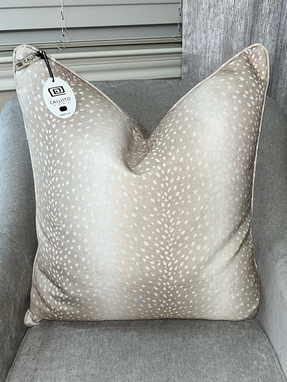1-NWT CALLISTO HOME ANTELOPE DESIGN DECORATIVE PILLOW (T0910F11)